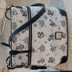 ✨ Dooney & Bourke 🏰 Disney Holiday Crossbody 2020 Mickey Snowman EEUC